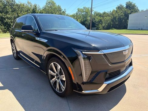 Used 2025 Cadillac Escalade IQ Luxury 2 AWD/4WD image 3