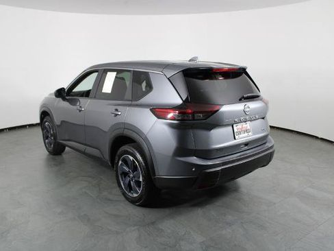 Certified 2024 Nissan Rogue SV FWD image 4