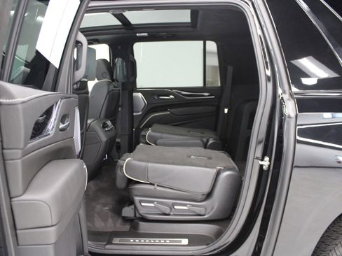 Certified 2023 Cadillac Escalade ESV V image 54