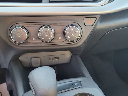 Used 2024 Chevrolet Trax RS w/ Driver Confidence Package image 22