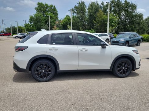 Certified 2024 Honda HR-V Sport image 3