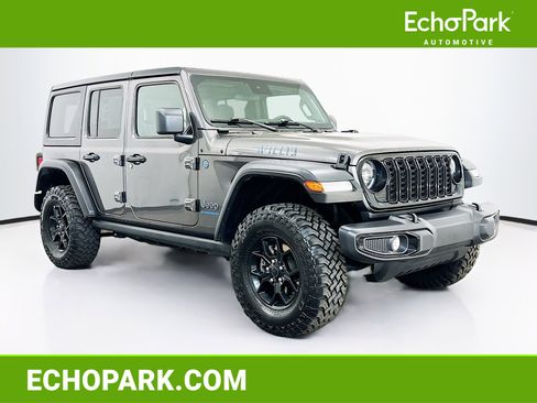 Used 2025 Jeep Wrangler Willys image 1