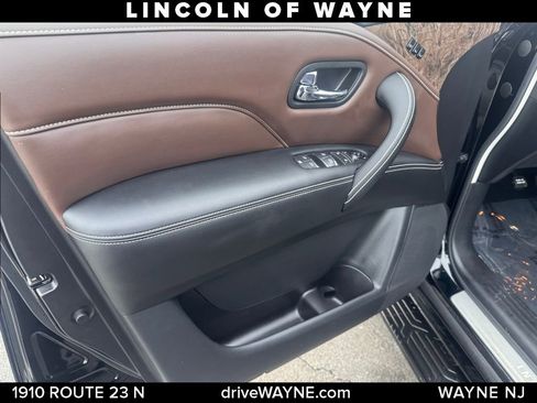 Used 2023 INFINITI QX80 Premium Select w/ Cargo Package image 12