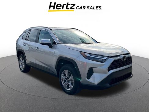 Used 2025 Toyota RAV4 XLE image 1