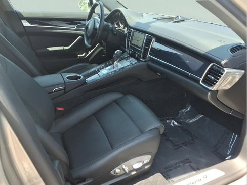 Used 2012 Porsche Panamera RWD image 32