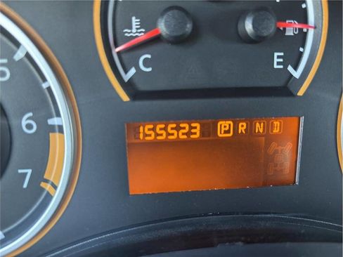 Used 2011 Nissan Armada SV w/ Driver Pkg image 9