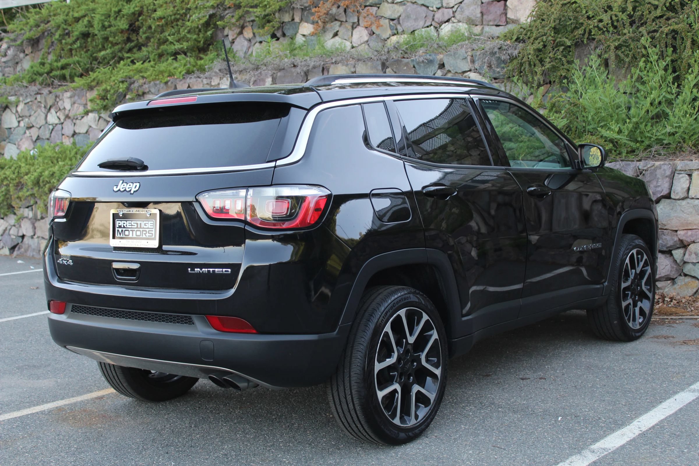 Used 2018 Jeep Compass Limited w/ Navigation Group AWD/4WD image 9