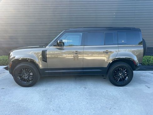 Used 2023 Land Rover Defender 110 X-Dynamic SE AWD/4WD image 2