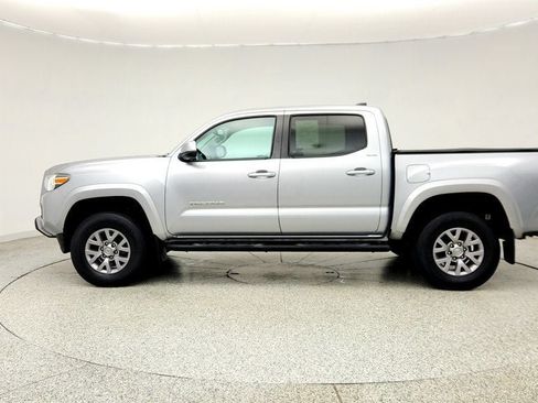 Used 2019 Toyota Tacoma SR5 AWD/4WD image 8