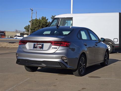 Used 2024 Kia Forte LXS w/ LXS Technology Package image 7