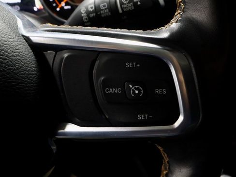 Used 2020 Jeep Wrangler Unlimited Sahara image 27