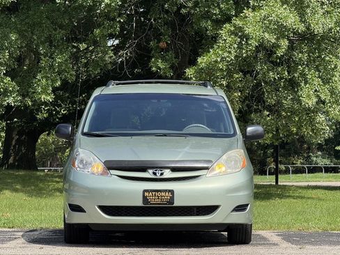 Used 2009 Toyota Sienna LE FWD image 14