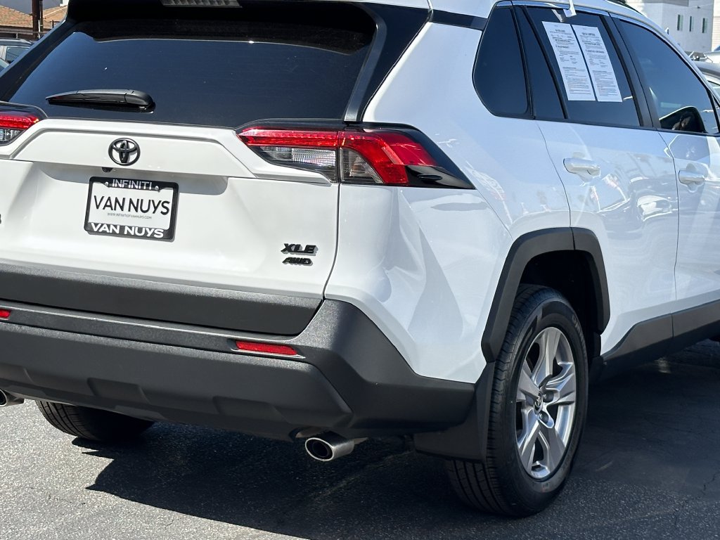 Used 2025 Toyota RAV4 XLE AWD/4WD image 8