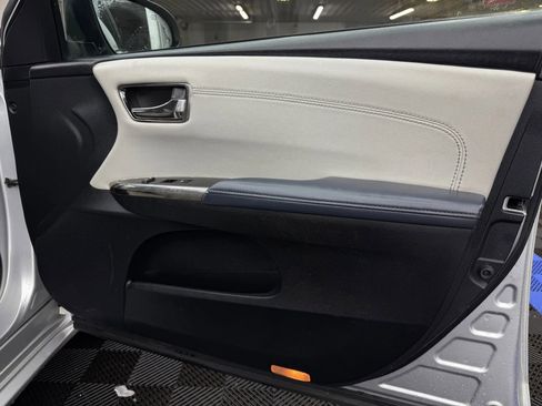 Used 2014 Toyota Avalon XLE image 5