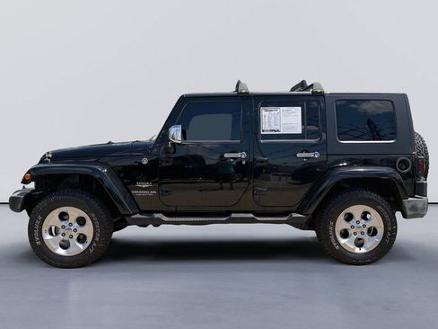 Used 2010 Jeep Wrangler Unlimited Sahara AWD/4WD image 6