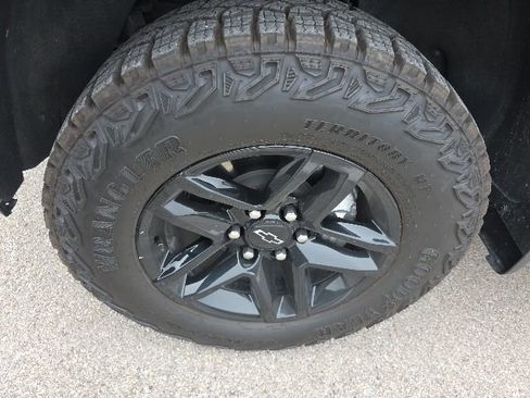 Used 2026 Chevrolet Silverado 1500 Custom Trail Boss AWD/4WD image 9