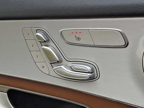 Certified 2021 Mercedes-Benz GLC 300 4MATIC image 24