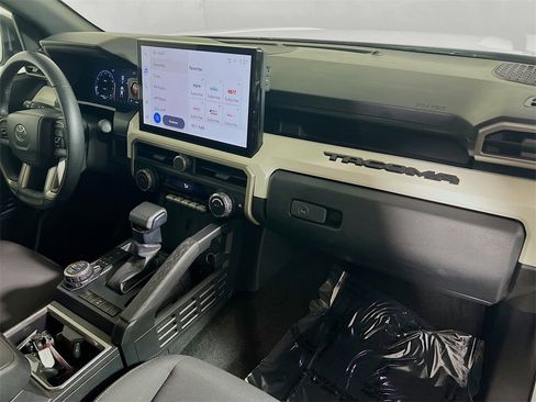 Certified 2024 Toyota Tacoma TRD Off-Road image 26