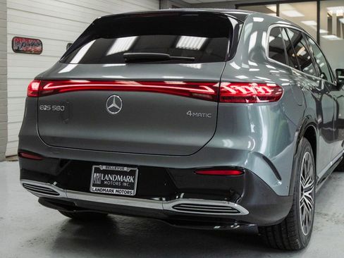 Used 2023 Mercedes-Benz EQS 580 4MATIC SUV w/ Exclusive Trim Package image 34