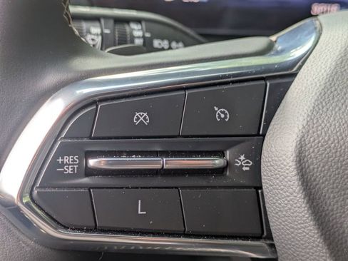 Used 2025 Chevrolet Traverse LT image 19