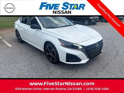 Used 2025 Nissan Altima 2.5 SR FWD image 1