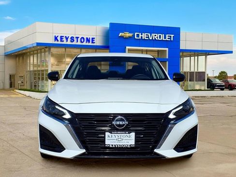 Used 2025 Nissan Altima 2.5 SV image 2