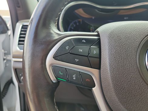 Used 2018 Jeep Grand Cherokee Overland AWD/4WD image 22