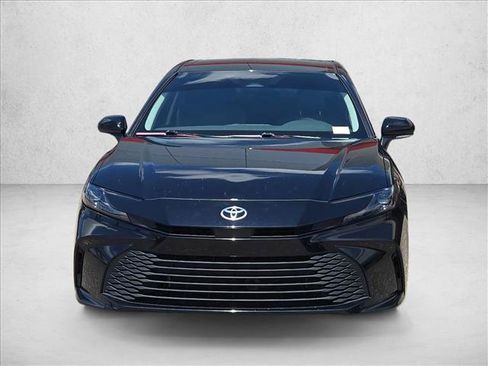 Used 2025 Toyota Camry LE w/ Convenience Package FWD image 2