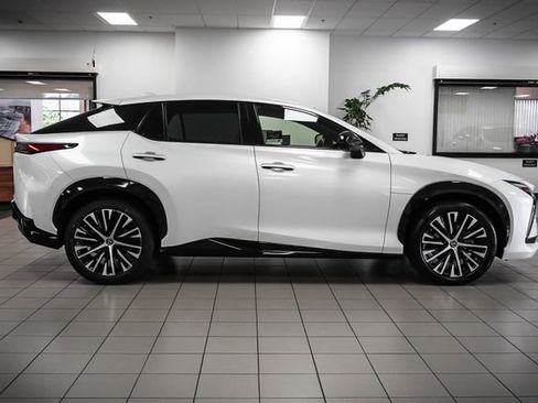 Certified 2023 Lexus RZ 450e Premium w/ Technology Package AWD/4WD image 5