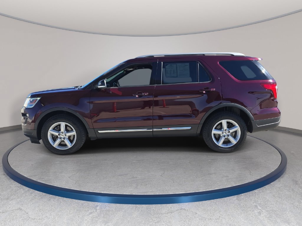 Used 2018 Ford Explorer XLT w/ Equipment Group 202A FWD image 9