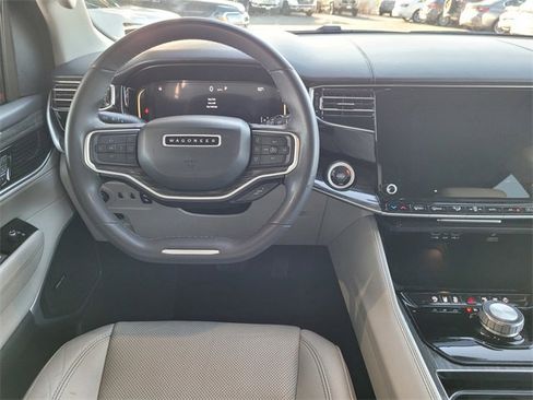 Used 2022 Jeep Wagoneer Series III image 7