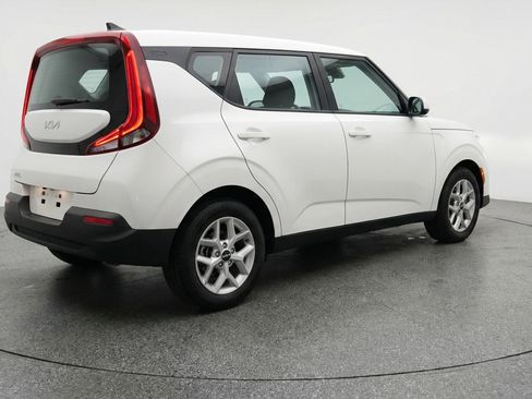 Used 2025 Kia Soul LX w/ LX Technology Package image 9