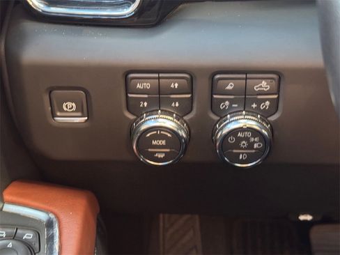 Used 2024 GMC Sierra 2500 Denali Ultimate w/ Max Trailering Package image 23