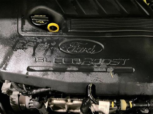 Used 2017 Ford Escape SE w/ Equipment Group 201A image 30