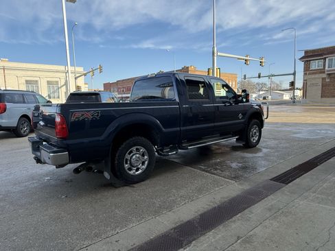 Used 2015 Ford F250 XLT w/ XLT Premium Package image 3