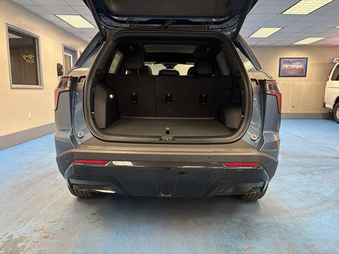New 2026 Chevrolet Equinox RS w/ Convenience Package III FWD image 8