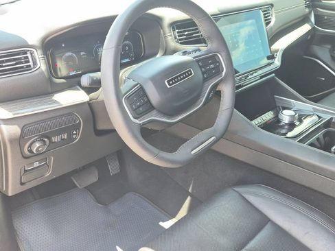Used 2022 Jeep Wagoneer Series II RWD image 10