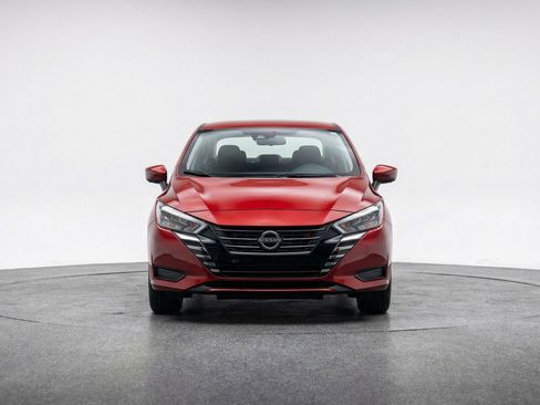 Used 2025 Nissan Versa SV w/ Trunk Package image 2