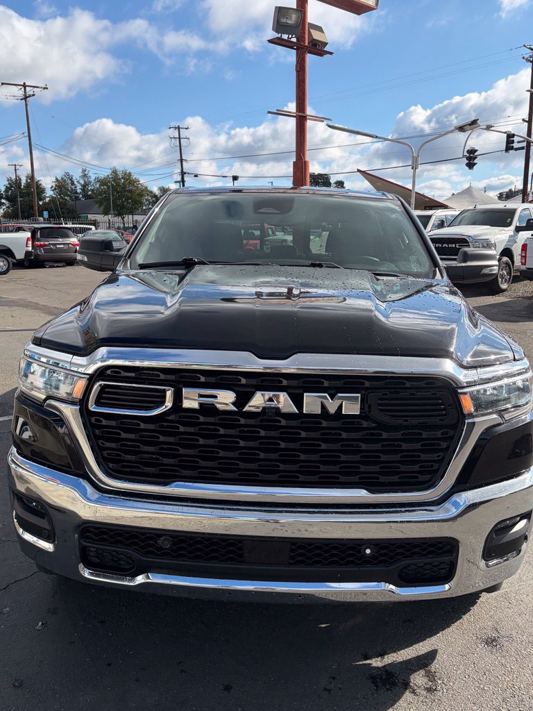 Used 2025 RAM 1500 Big Horn AWD/4WD image 5