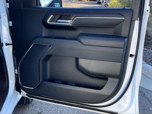 Used 2025 GMC Sierra 1500 SLT image 23