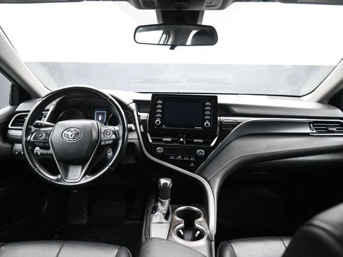 Used 2021 Toyota Camry SE FWD image 38