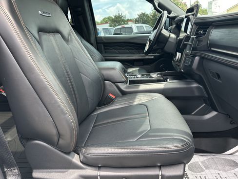 Used 2023 Ford Expedition Platinum AWD/4WD image 14