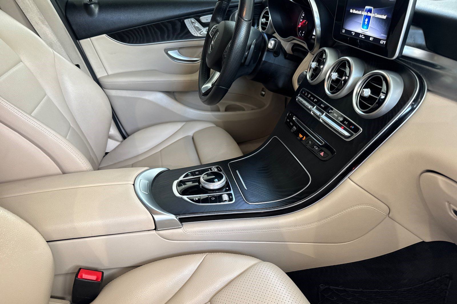 Used 2018 Mercedes-Benz GLC 300 4MATIC image 20