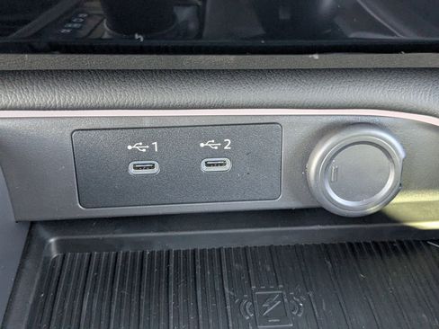 New 2027 Nissan Sentra SR w/ Floor Mat Package FWD image 18