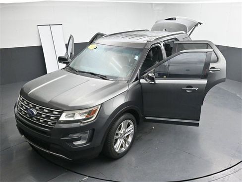 Used 2016 Ford Explorer XLT w/ Equipment Group 202A image 39