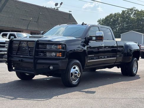 Used 2018 Chevrolet Silverado 3500 LTZ w/ Duramax Plus Package AWD/4WD image 9