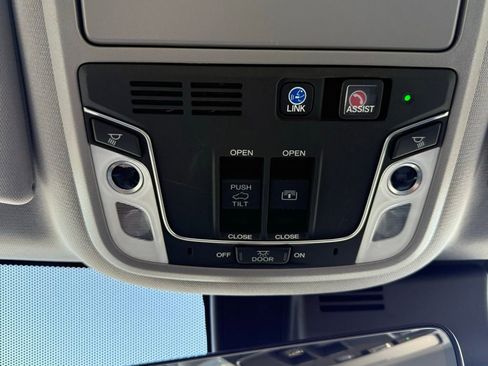 Used 2021 Honda Pilot Elite image 15