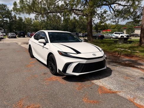 Used 2025 Toyota Camry SE FWD image 21