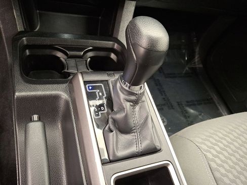 Certified 2023 Toyota Tacoma SR5 AWD/4WD image 12