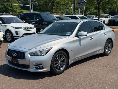 Used 2017 INFINITI Q50 Signature Edition w/ All Weather Package (L93) AWD/4WD image 5